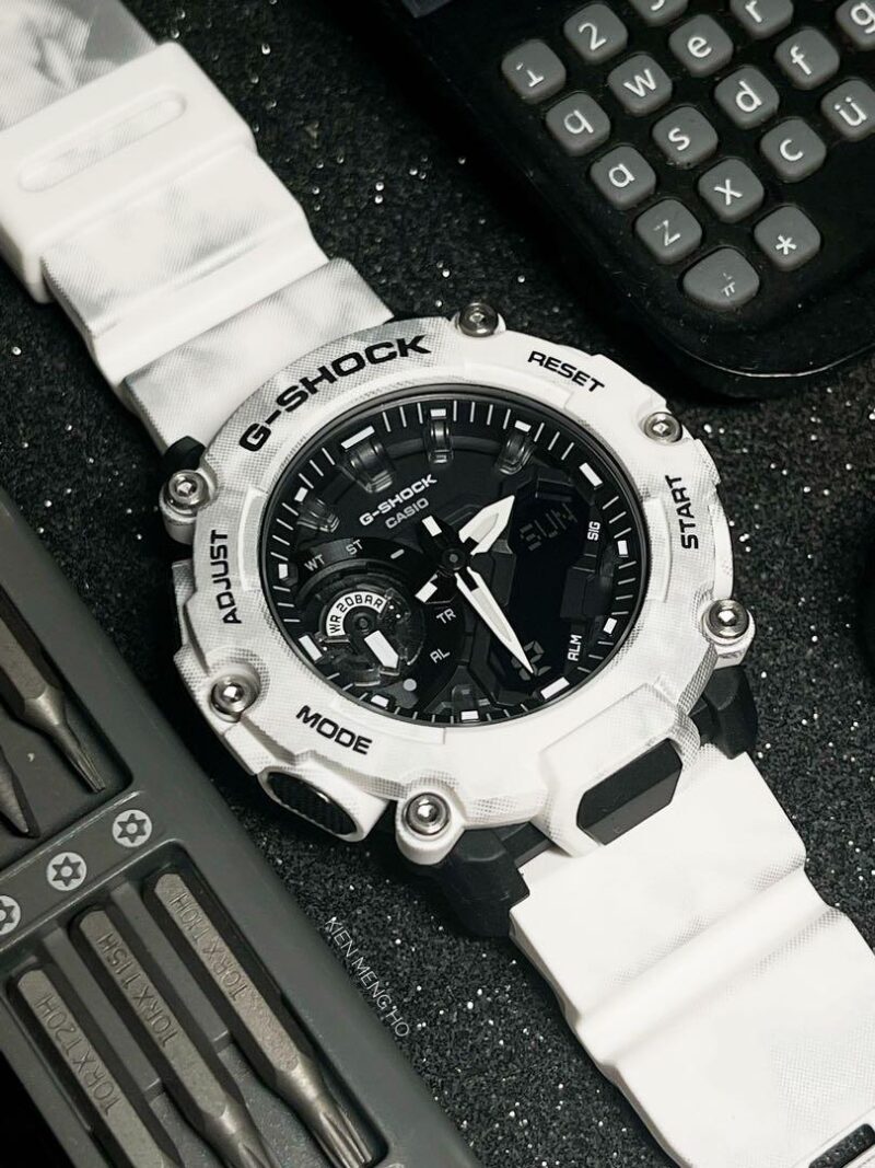 CASIO G-SHOCK ANALOG-DIGITAL GA-2200GC-7A - Image 2